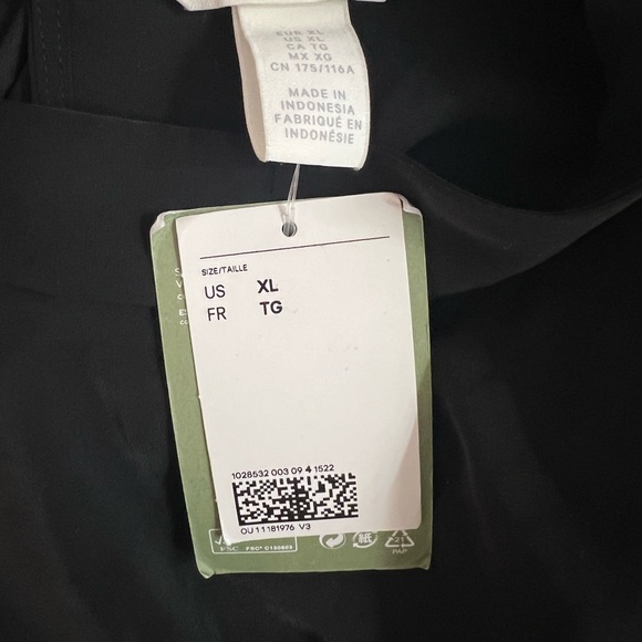 Blackjack H&M blouse somewhat loose fit - Picture 4 of 4